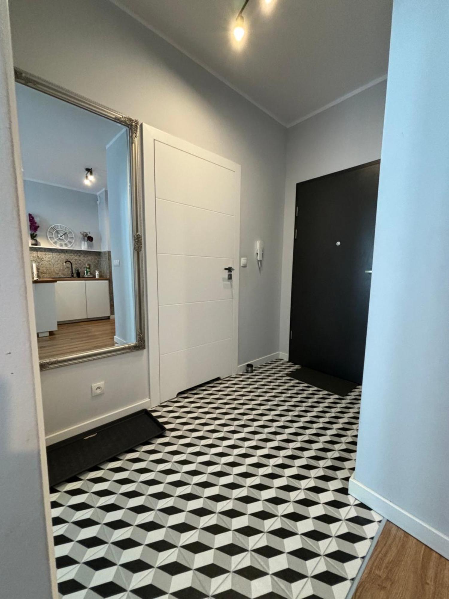 פוזנן Garbary Old Town Lux Apartment 106, Self Check-In 24H, Free Parking מראה חיצוני תמונה